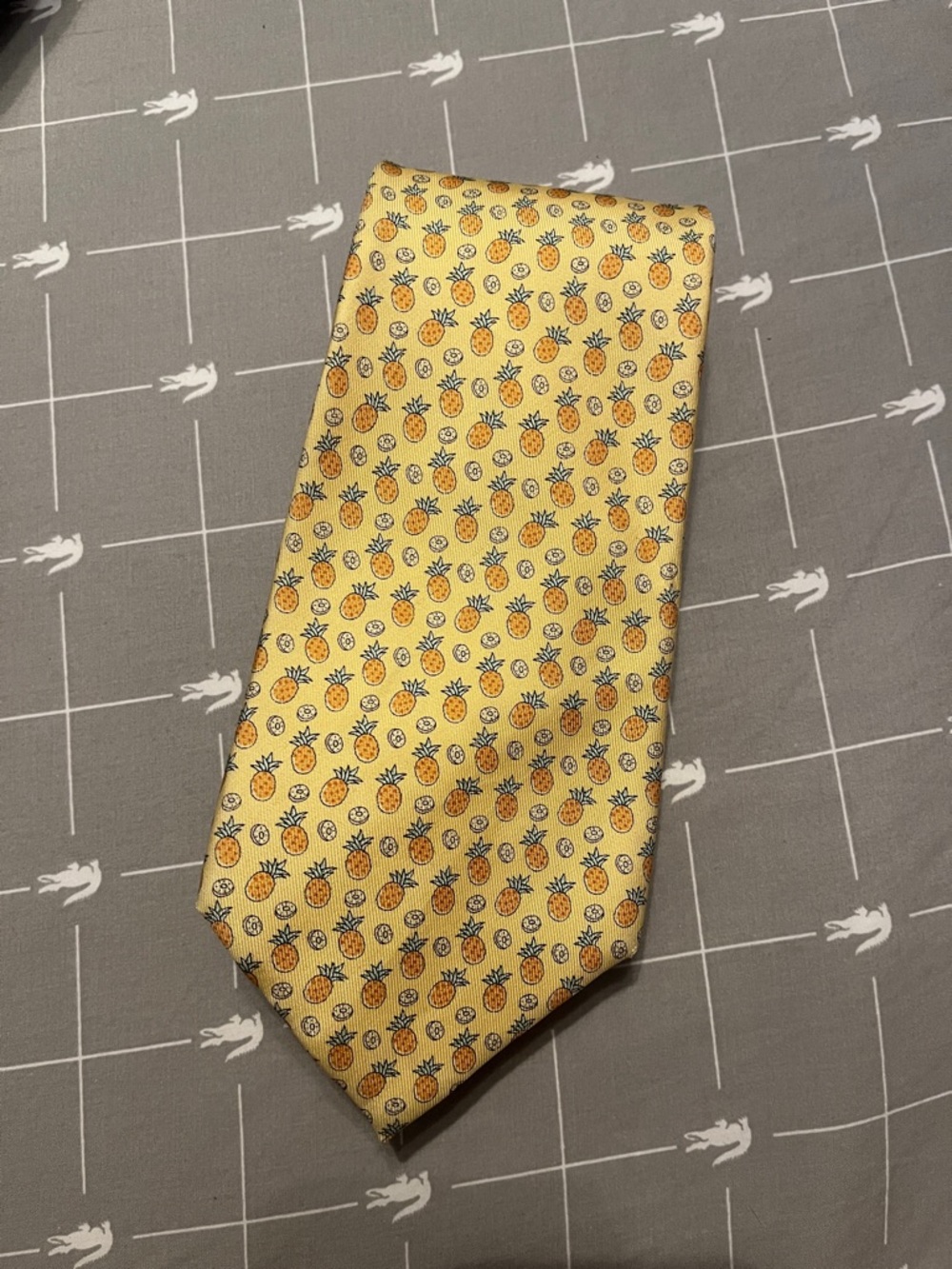 Vineyard Vines Yellow Pineapple Motif Silk Tie